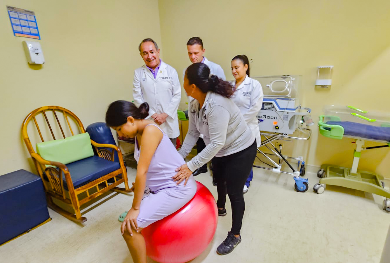 Ministro Antonio Naranjo Supervisa Servicios De Salud En Santa Elena Ministerio De Salud P Blica